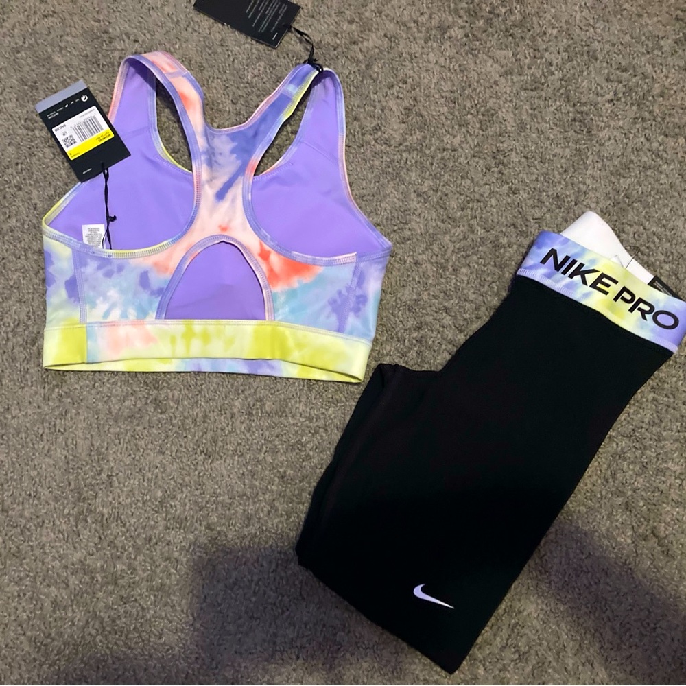Nike Pro sports bra and leggings/ workout gear